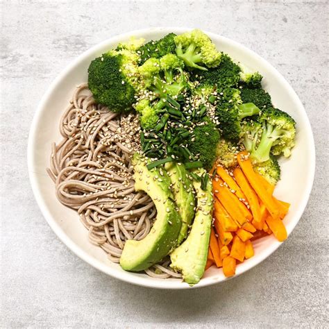 Soba Bowl Aux L Gumes Et La Sauce Tamari Veggie Recettes