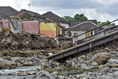 Dampak Banjir Di Batulayar Lombok Barat Antara News