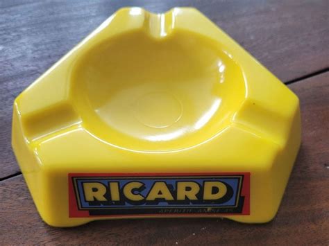 Cendrier Publicitaire Vintage Ricard Triangle Jaune Kaufen Auf Ricardo