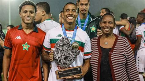 Emprestado pelo Fluminense Miguel Vinicius celebra primeiro título