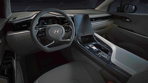 2022 Hyundai Custo Minivan Shows Interior With Big Screen, Tucson Cues ...