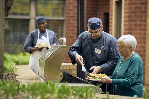 Dining And Nutrition Legacy Heights Senior Living Community Five Star