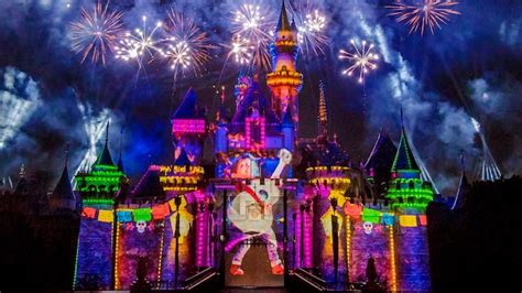 Best Places To See Together Forever A Pixar Nighttime Spectacular At