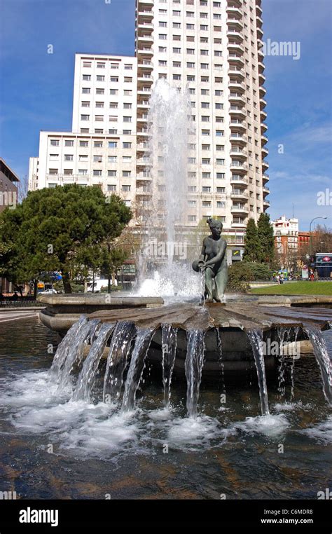 Fountain in the Plaza Espana, Madrid, Spain, Western Europe Stock Photo ...