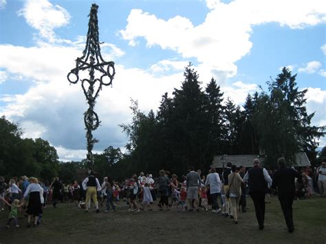 Swedish Steph: Midsummer at Skansen!