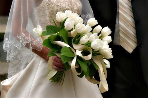 Beautiful Bridal: Tulip Wedding Bouquets