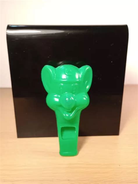 VINTAGE CHUCK E Cheese Plastic Prize Whistle Mouse Rat Green 1 87