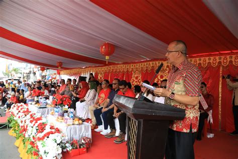 Penjabat Wali Kota Asripan Nani Lepas Peserta Karnaval Festival Budaya