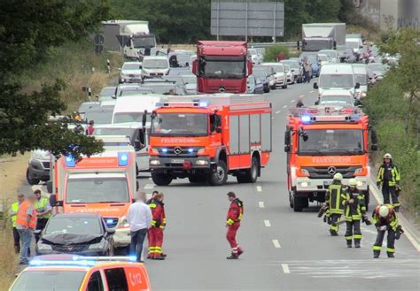 Langenfeld Monheim Stau Und Sperrung Nach Unfall Auf Der Autobahn A