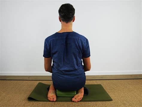 Finde Deinen Meditationssitz Die 5 Klassische Yoga Sitzhaltungen