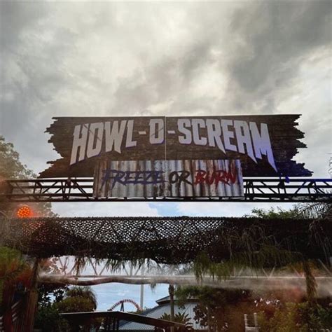 Halloween At Seaworld Orlando Get Spooked At Howl O Scream