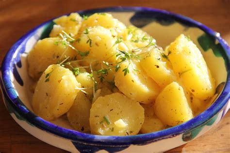 Kartoffelsalat In Zitronensauce Von Knobichili Chefkoch De