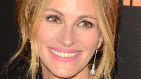 How To Recreate Julia Roberts Iconic 90s Curls Celeb 99