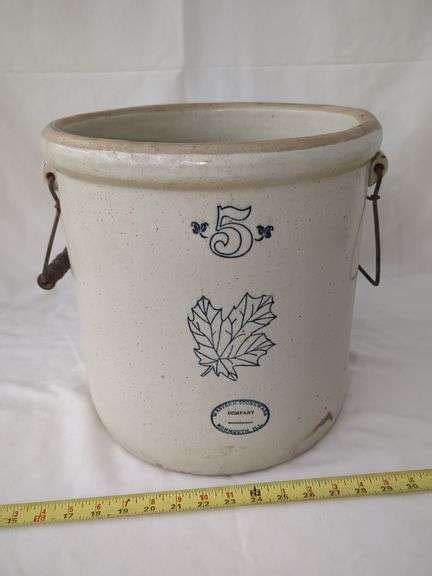 VINTAGE WESTERN 5-GALLON CROCK (MISSING (1) WOOD HANDLE) - Isabell Auction