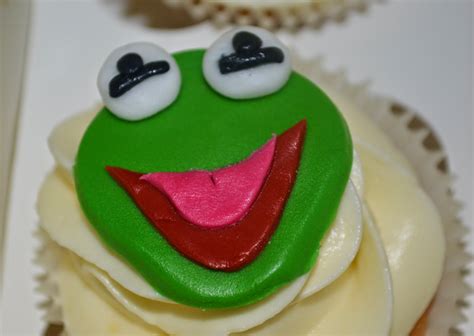 Pottery Posts Kermit Cupcake