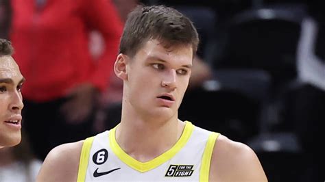 The NBA S New Sex Symbol Is Walker Kessler Yardbarker