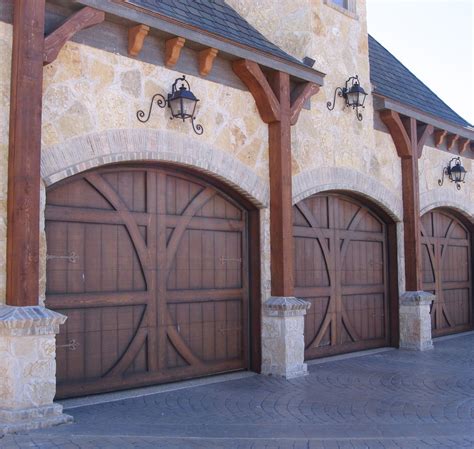 Steel Garage Doors vs. Wood Garage Doors: Which is Better?