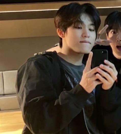 Jeongwoo Selca Materi Pacar Gambar Pacar Pacar Lelaki