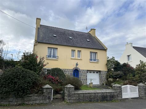 À vendre Maison 6 pièces située à Saint Thégonnec Loc Eguiner 29410