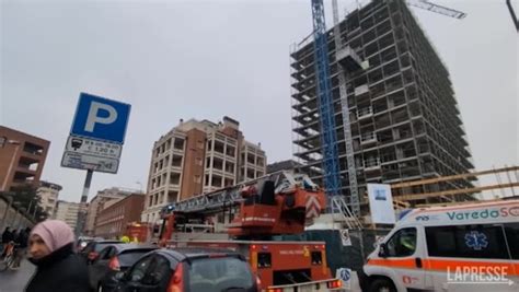 Milano Un Altro Morto Sul Lavoro Operaio Schiacciato In Cantiere