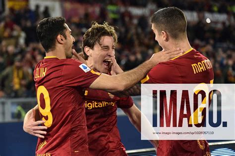 Edoardo Bove Of AS Roma Celebrates With Gianluca Mancini And Celik