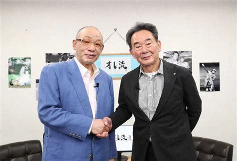 【2023年12月26日 今日は？】：元ロッテ落合博満氏が1億3000万円で契約更改し、初の1億円プレーヤーに 路地裏のバーのカウンター