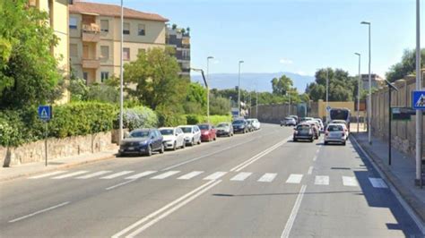 Cagliari Donna Investita In Via Cadello Lautomobilista Non Si