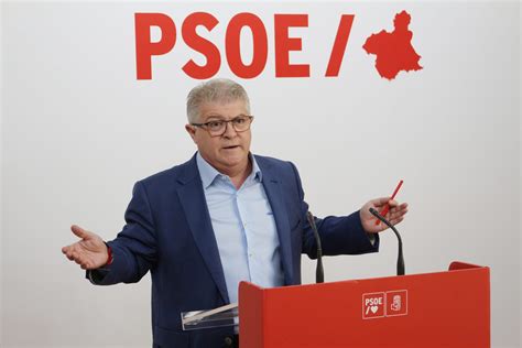 Pepe Vélez López Miras tiene la obligación de acabar con su