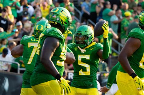 Oregon football enters top 10 of AP poll entering Pac-12 play ...