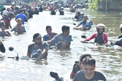 Kondisi Terkini Banjir Rob Pelabuhan Tanjung Emas Air Makin Tinggi