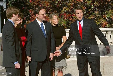 Bill Frist Wife Photos And Premium High Res Pictures Getty Images