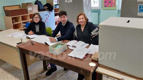 Altri Comuni Regionali Abruzzo L Affluenza Alle 12 Cresce Di Oltre Il