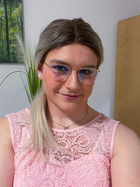 Sissy Valli With Glasses 5 Pics Xhamster