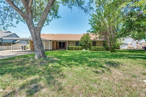 Homes for Sale with a Garage in Pleasant Grove, Dallas, TX | Compass