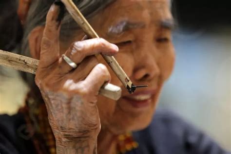 Worlds Oldest Tattoo Artist 105 Is Covered In Ink And Has Hundreds On Waiting List Daily Star