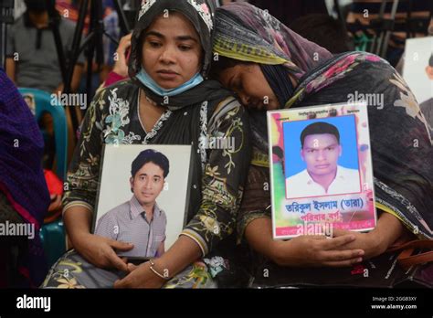 Dhaka Bangladesh 30th Aug 2021 Relatives Hold Portraits Of Their