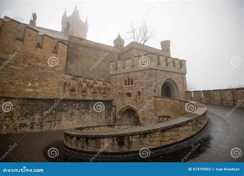 La Yarda Interna Del Castillo De Hohenzollern Alemania Imagen De