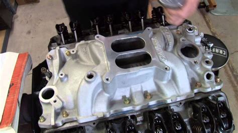 Edelbrock 2101 vs. 2701 Intake Manifolds