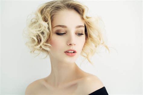 Create Vintage Curls Styles Get The Hollywood Look