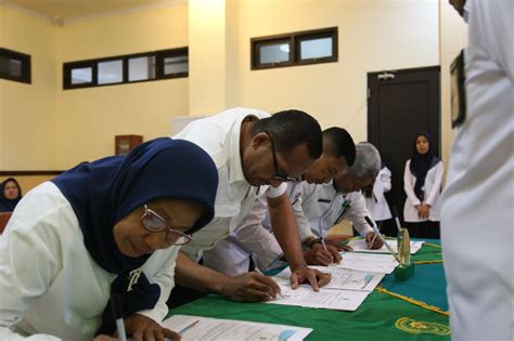 Pembacaan Dan Penandatangan Pakta Integritas Komitmen Bersama