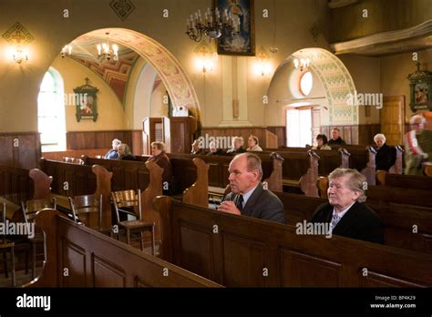 People Praying Church Hi Res Stock Photography And Images Alamy