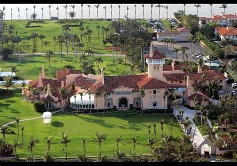 Donald Trump and Melania Knauss | Palm beach, Celebrity houses ...