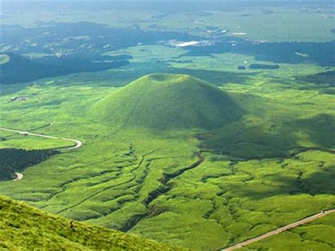 カルデラ彩る美形の火山 阿蘇山「米塚」【360°パノラマ】 カルデラ 阿蘇 熊本 観光