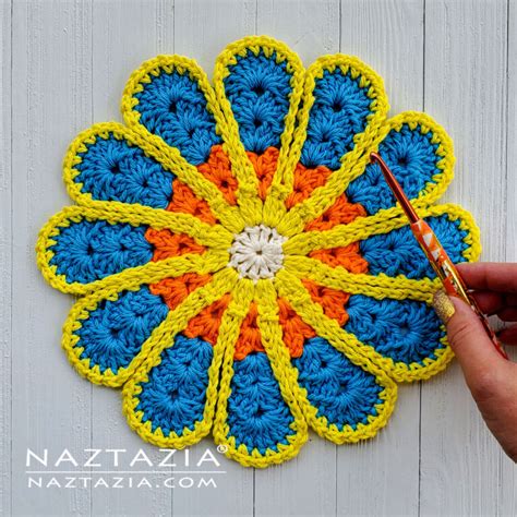 Crochet 12 Petal Flower Naztazia