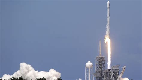 After Delays Spacex Launches Satellite From Cape Canaveral Orlando Sentinel