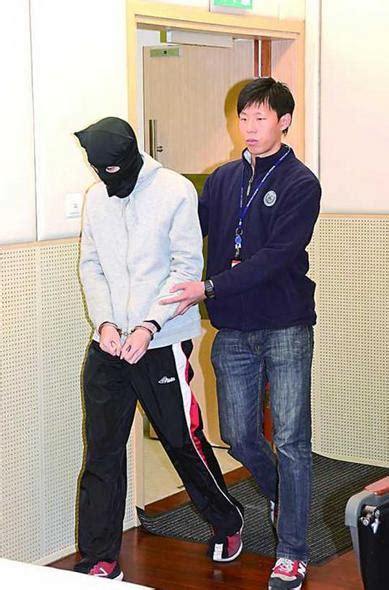 特警性侵9幼女藏1700裸照 女教师性侵15岁男生2猎奇图库99养生堂