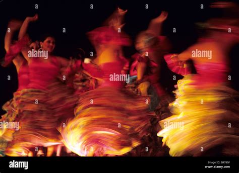 Mexican Folk Dancers Stock Photo - Alamy