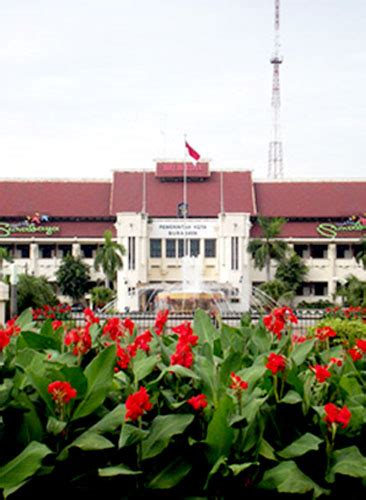 Kantor Walikota Surabaya - 1001malam.com