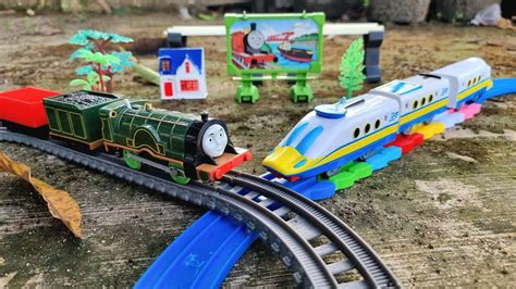 Mencari Dan Merakit Mainan Kereta Api Thomas Friends Emily Series