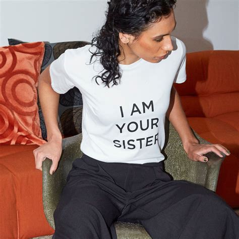 Weißes T Shirt Mit I Am Your Sister Statement Creme Guides Sister